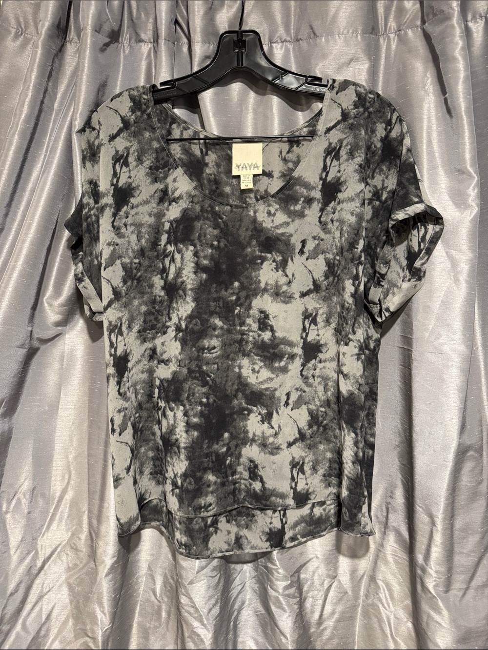 YAYA Black and Grey Abstract-Pattern Short Sleeve Top  Size Medium